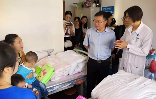 全國助殘日——政府、殘聯(lián)、醫(yī)院聯(lián)合慰問暖人心