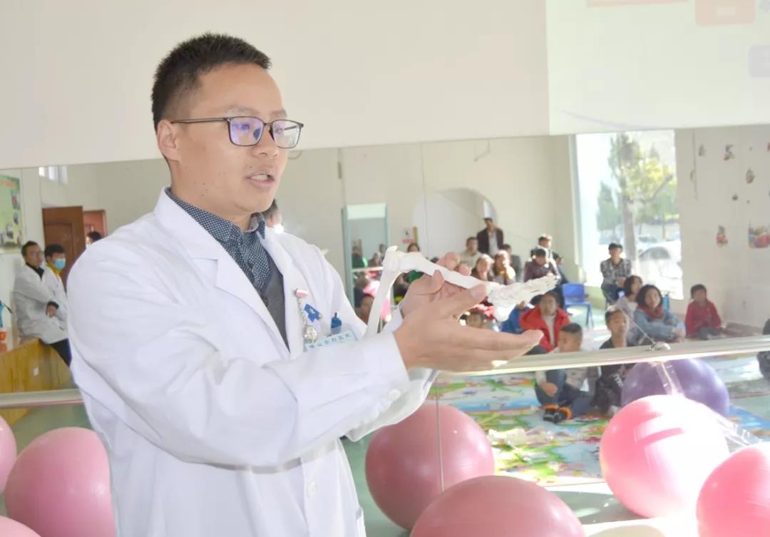 暑期青少年脊柱健康公益課，線上一對(duì)一教學(xué)指導(dǎo)！